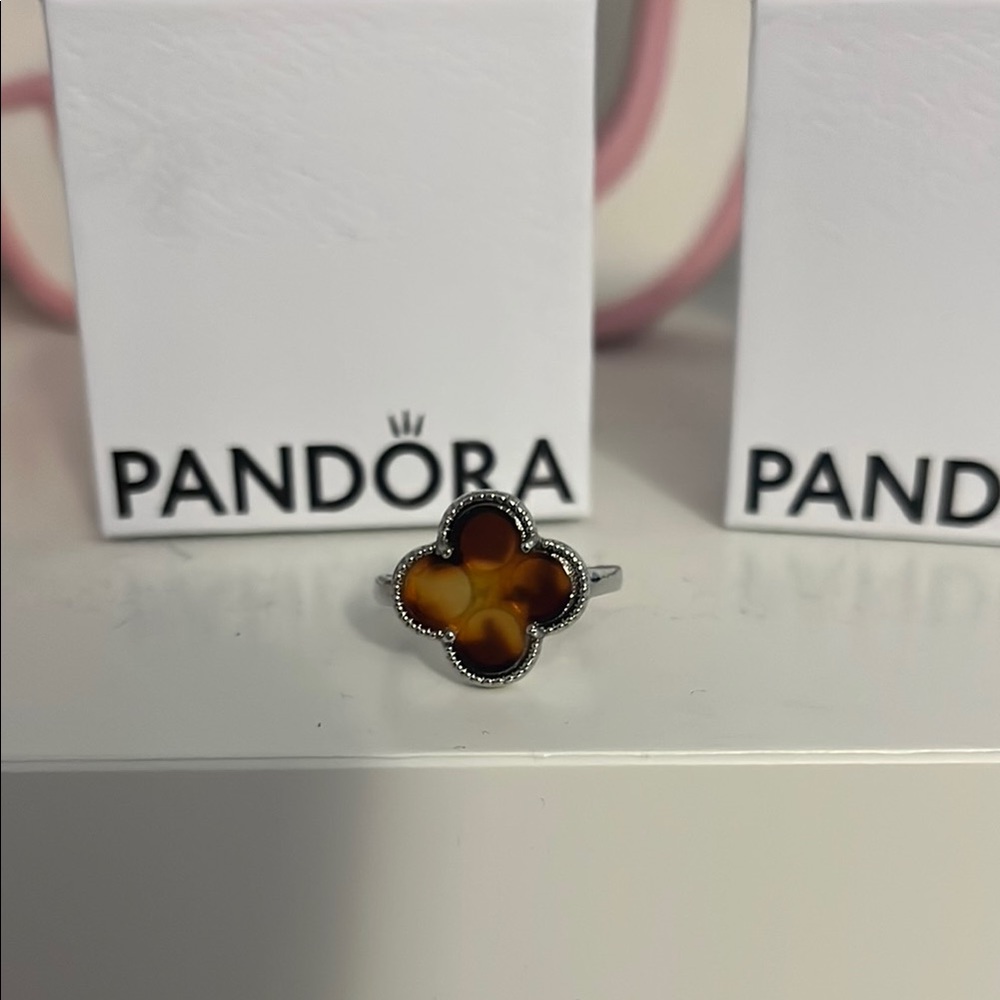 Brown Clover Ring